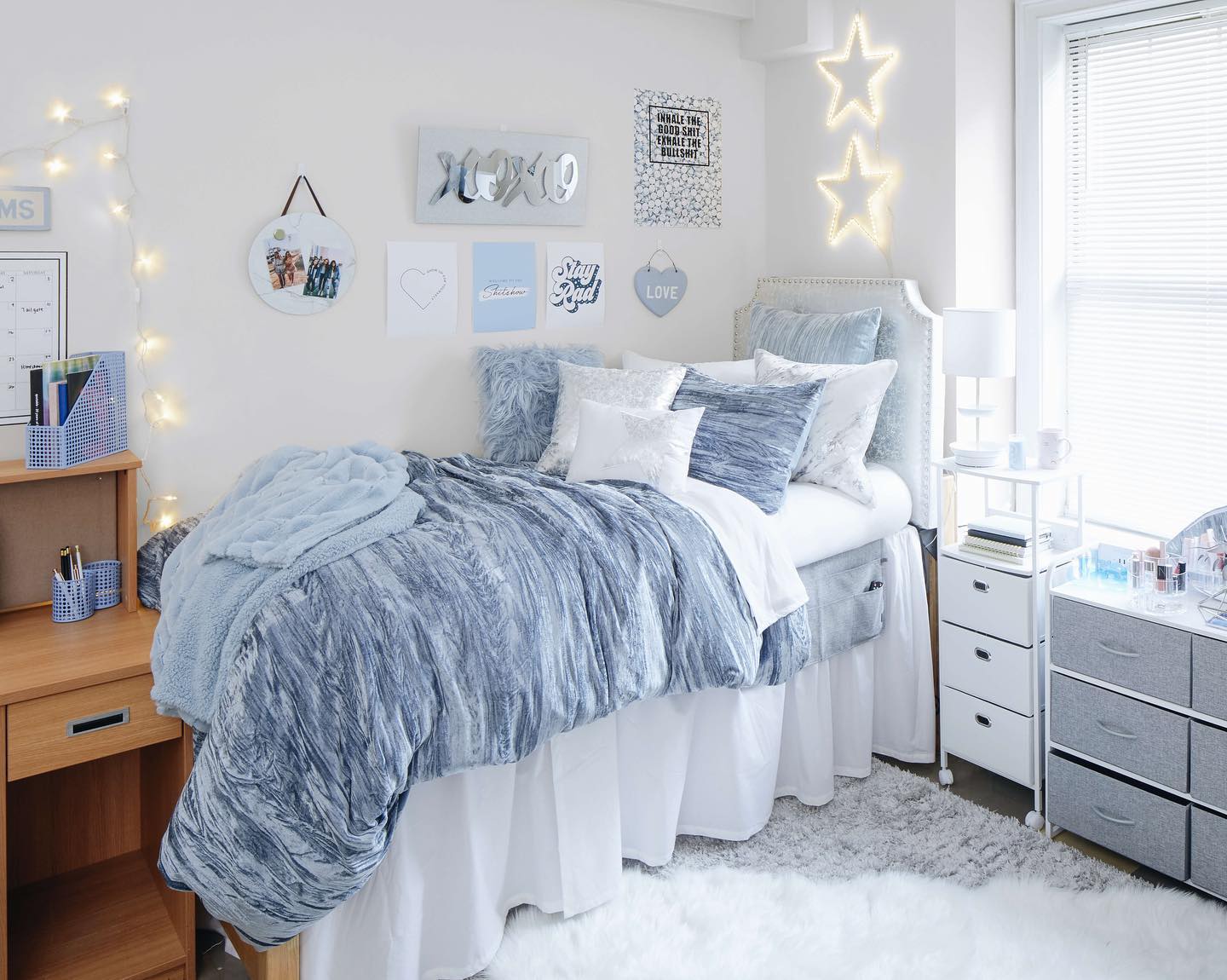 15. Velvet Pillow Meets Neon Sign: a Cozy Yet Edgy Dorm Room Fusion