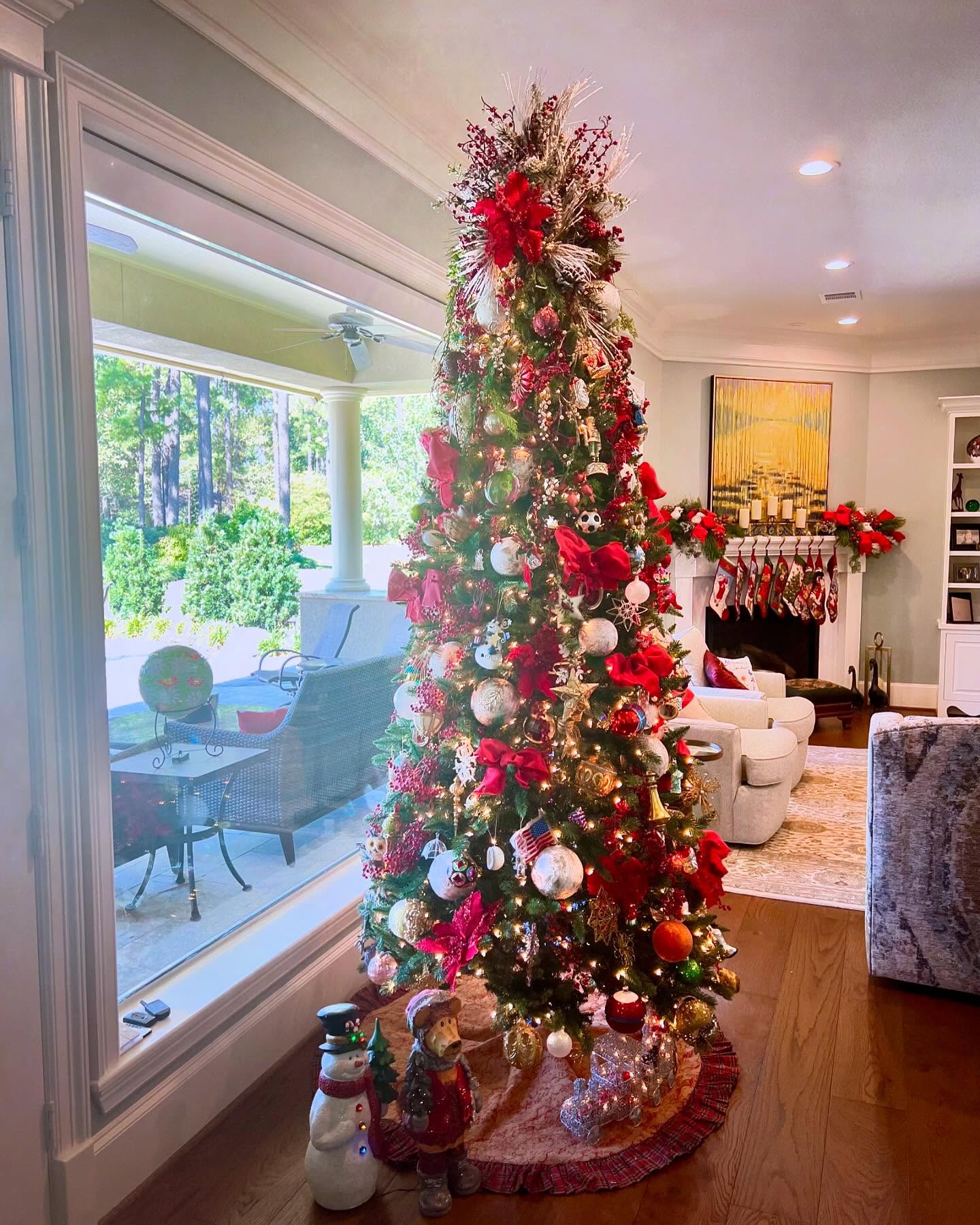 25. Crimson Ribbons and Snowy Pine Cones: a Festive Fusion