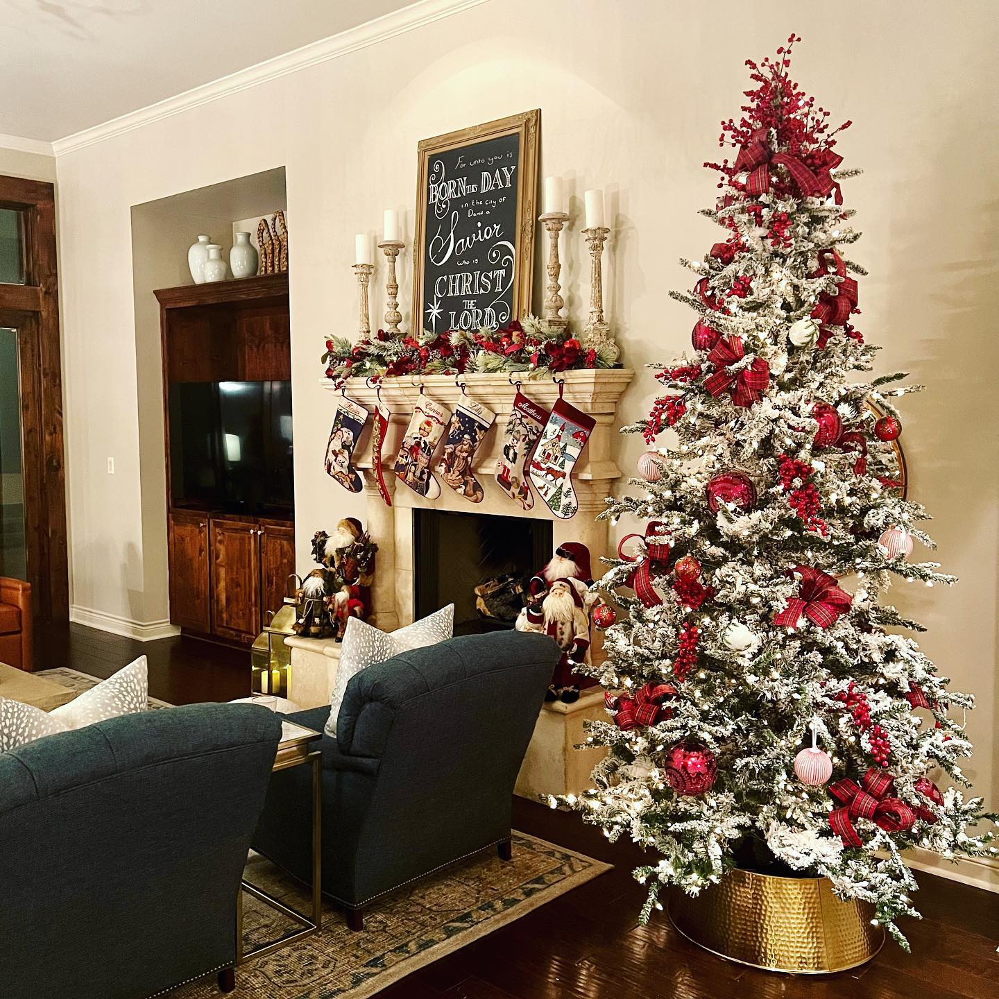 8. Crimson Baubles and Snowy Ribbons: a Festive Garland Symphony