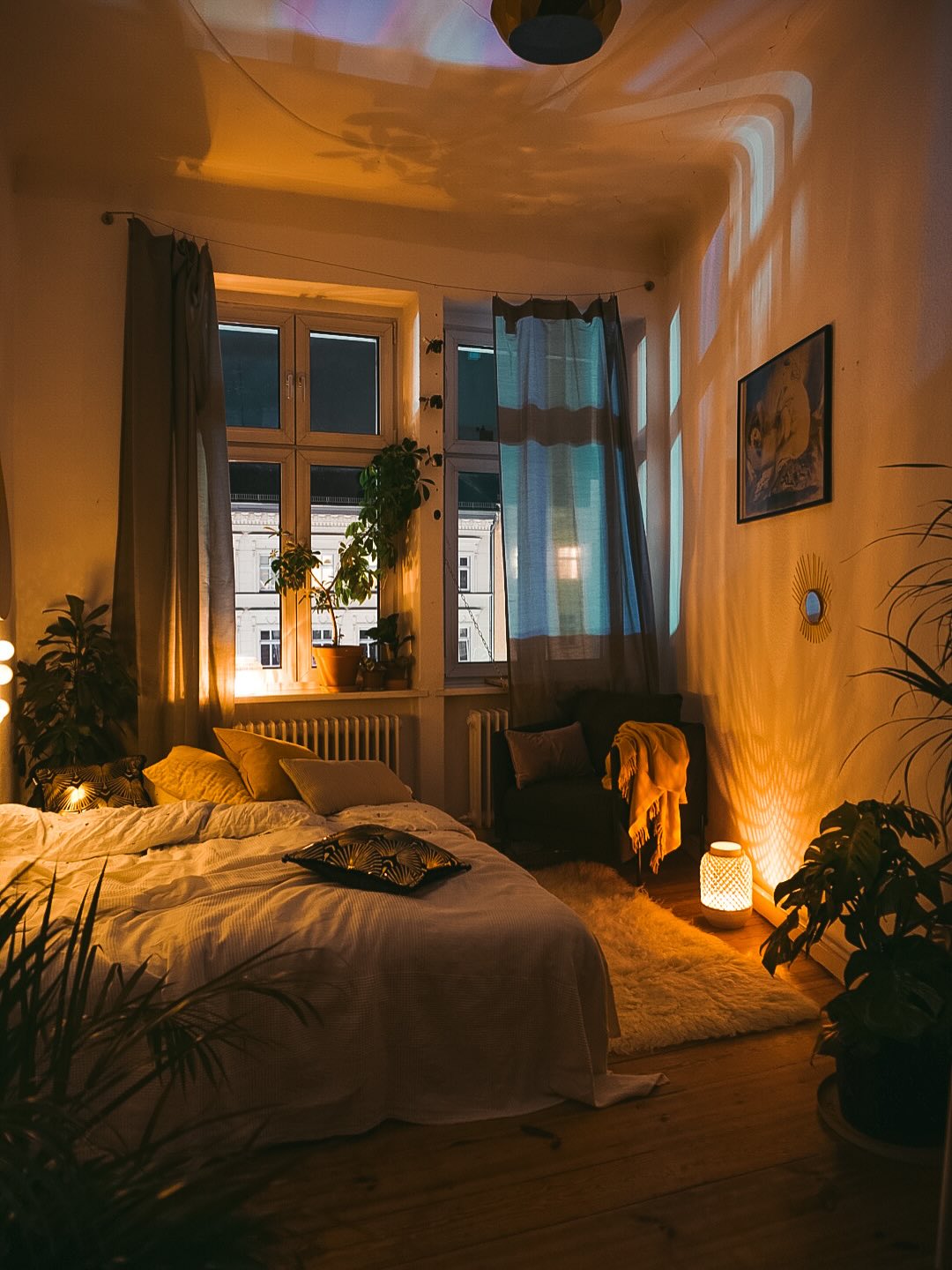 16. Twilight Serenity: Moonlit Blue Accents and Geometric Wall Patterns