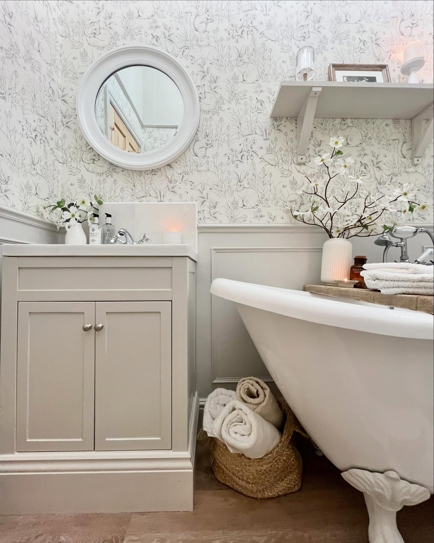 11. Vibrant Coral Reef Mosaic Tiles with Subtle Gold Accents