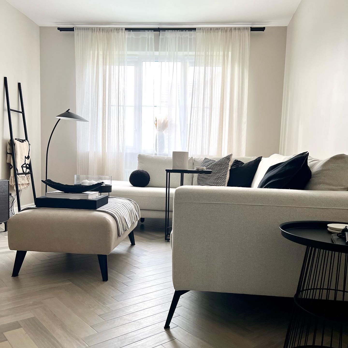 33. Soft Geometry Of Sunlit Shadows: a Neutral Living Room with Angular Light Play