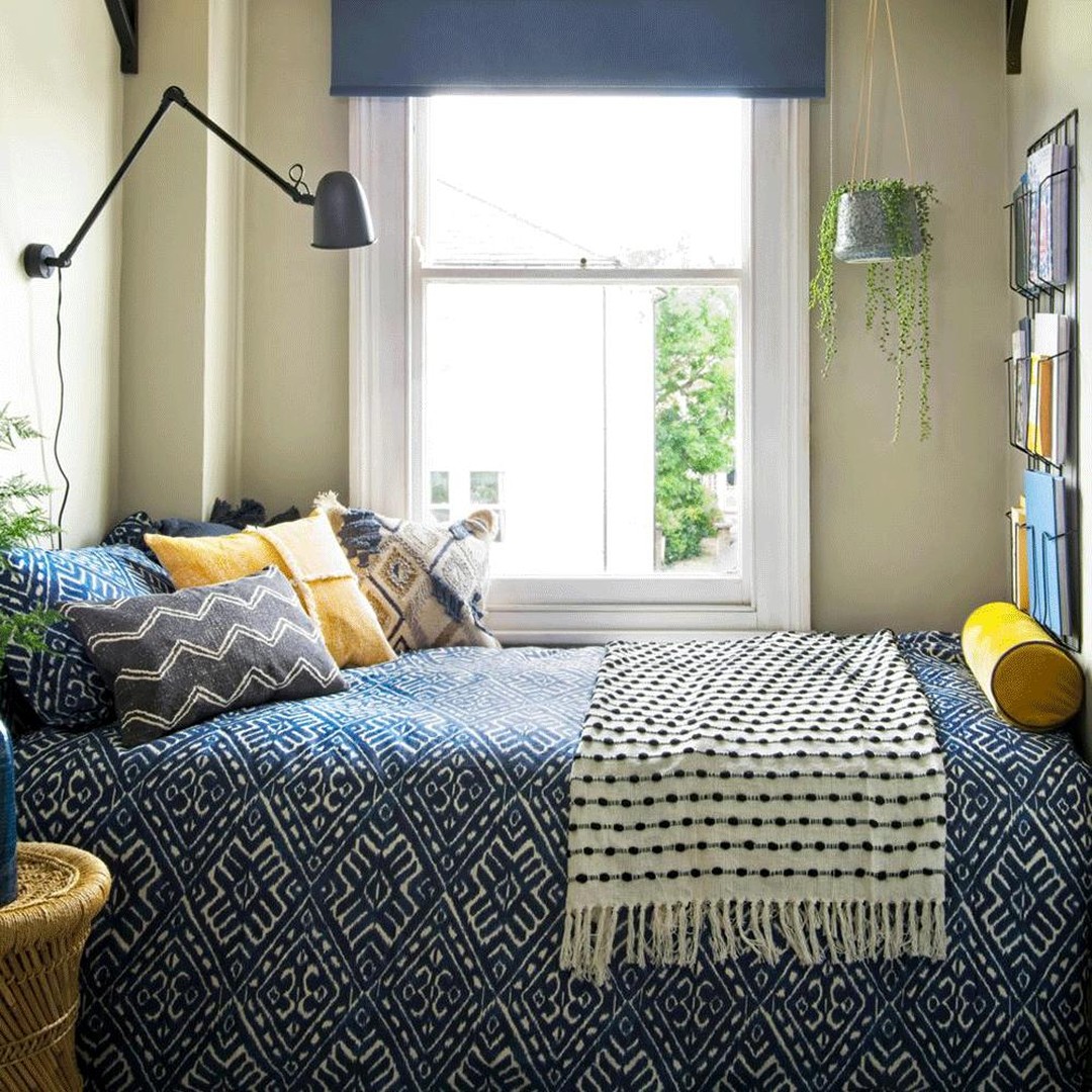 6. the Crimson Wall Accent with Vintage Charm and Cozy Nook