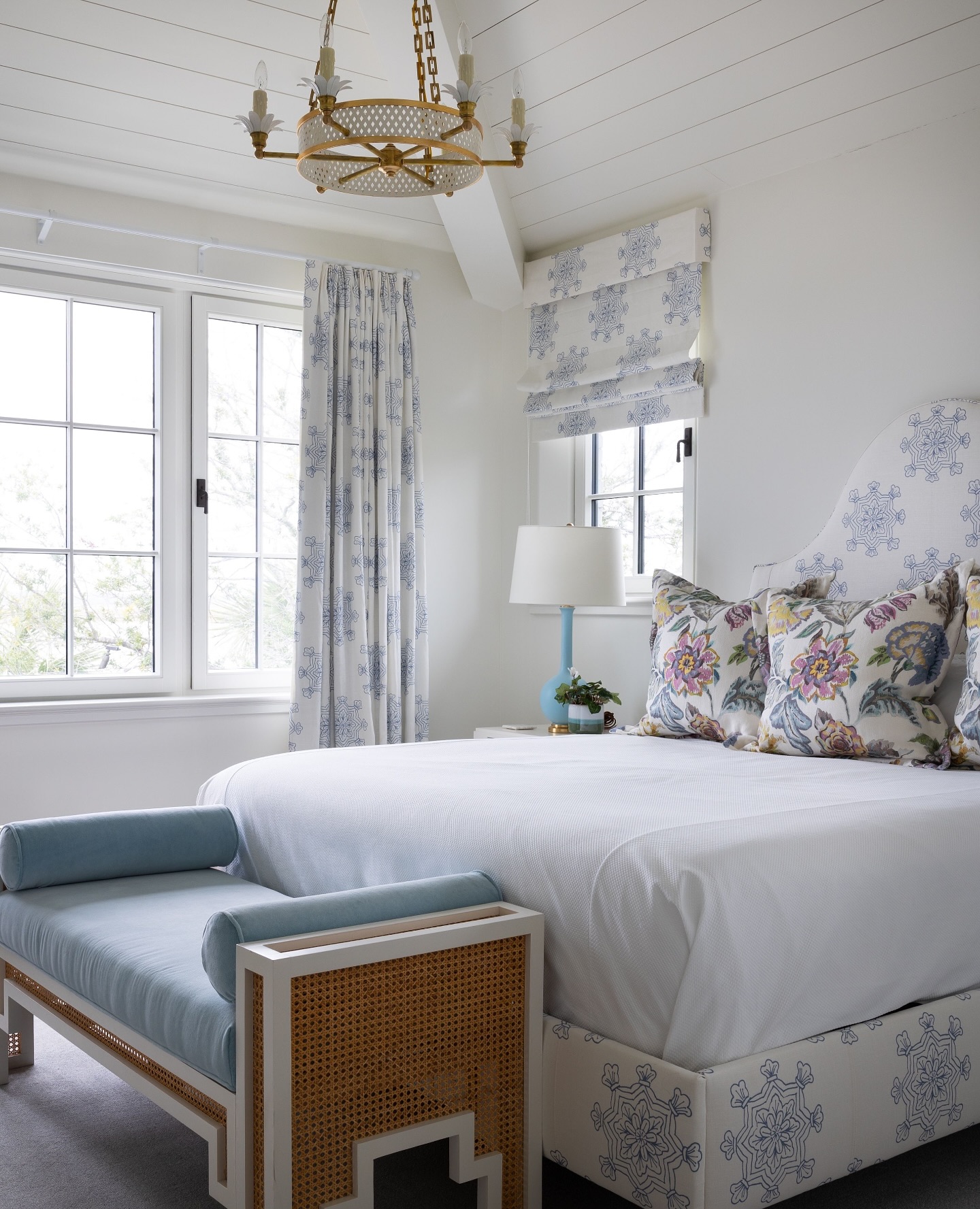 36. the Soft Glow Of Seashell Lamps Against Teal Waves Bedding