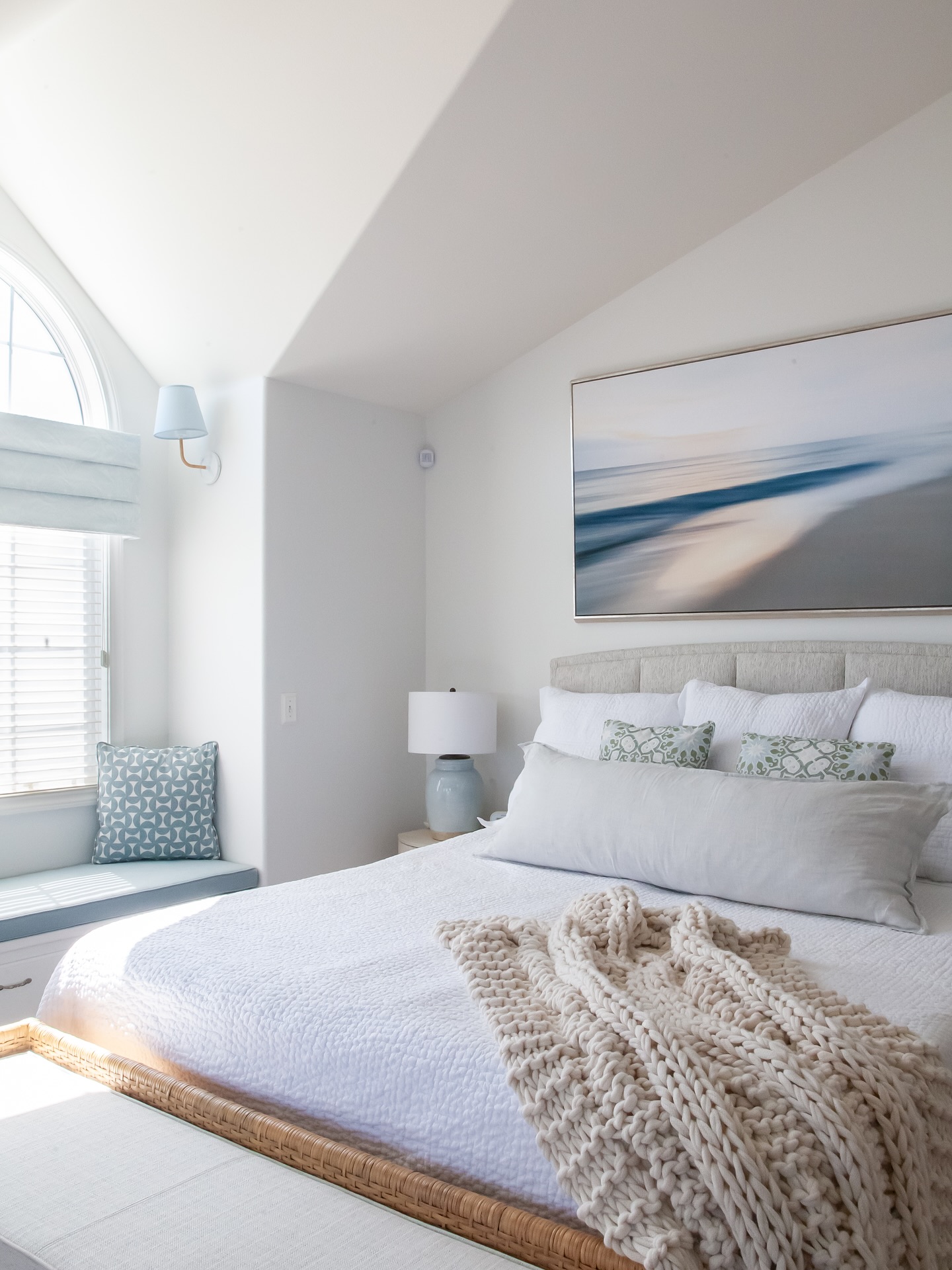 27. Coastal Serenity with a Driftwood Canopy Bed and Seashell Accents