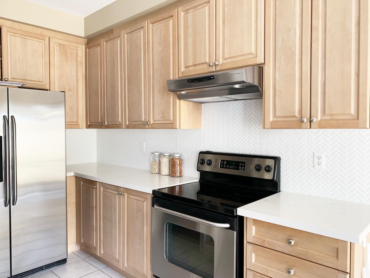 21. a Symphony Of Sapphire and Silver: the Geometric Glass Backsplash