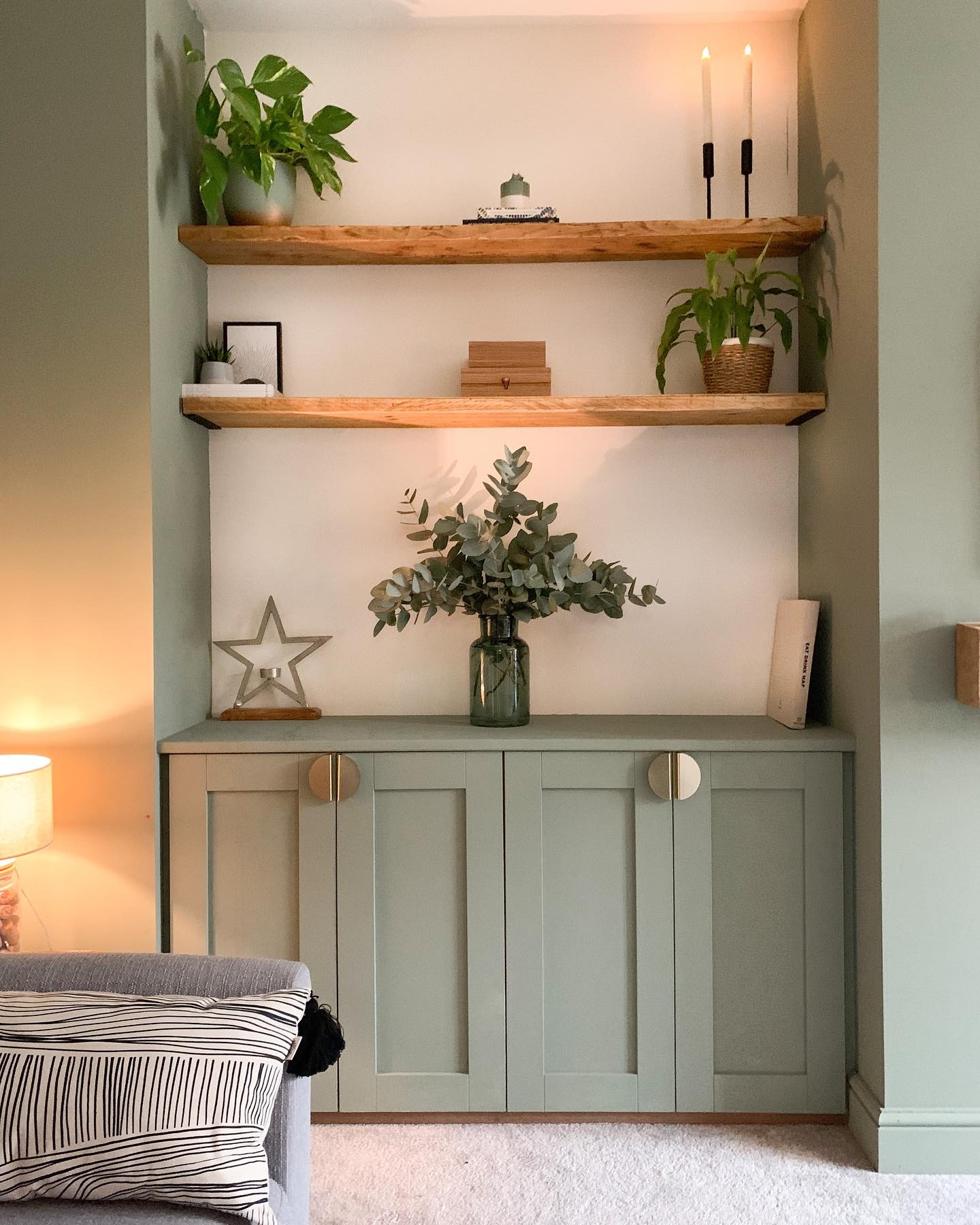 8. a Symphony Of Curves: the Organic Oak Shelving with Floating Book Nooks