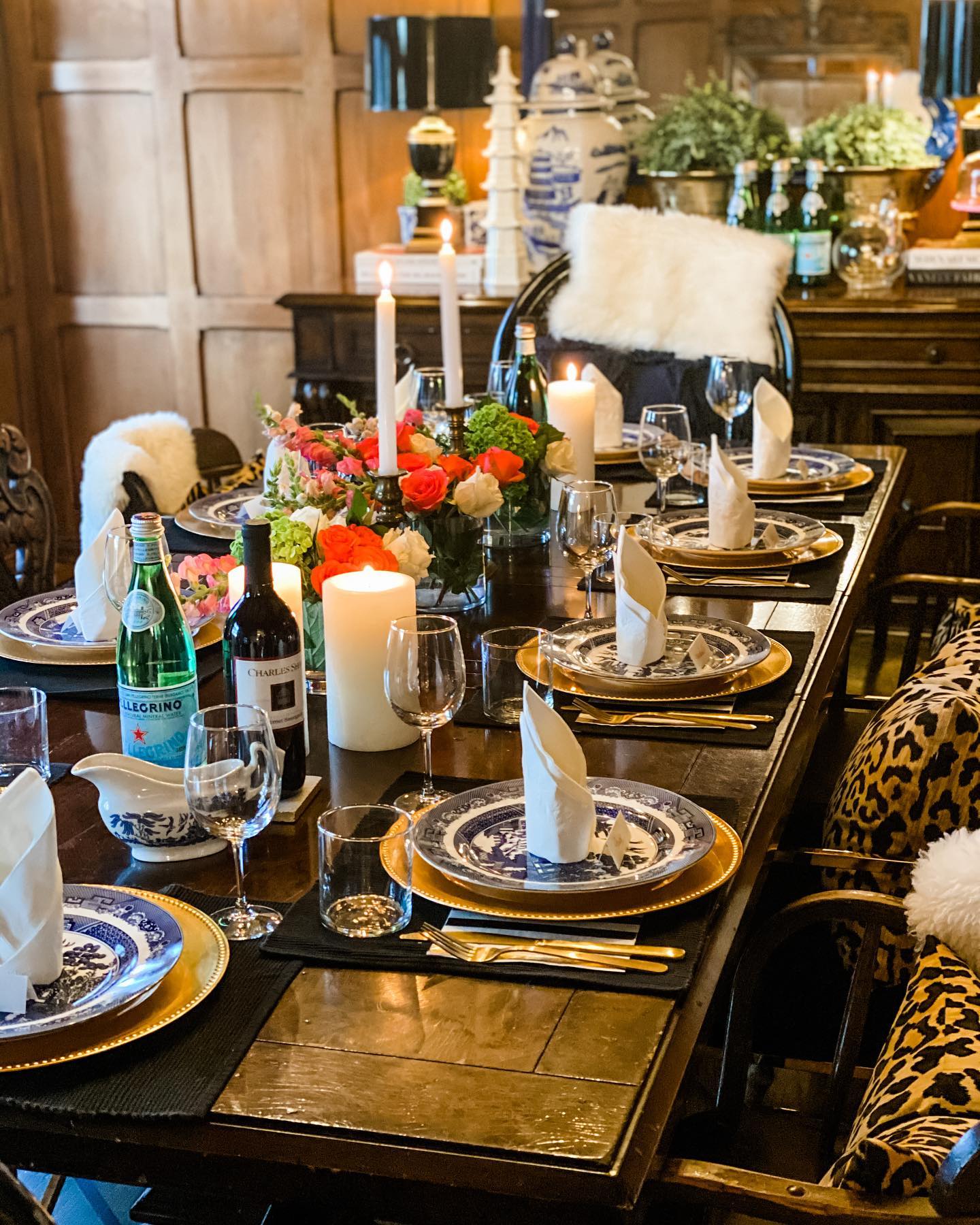 17. Pumpkin Spice and Pine Cone Harmony: a Thanksgiving Table Setting with a Rustic Twist