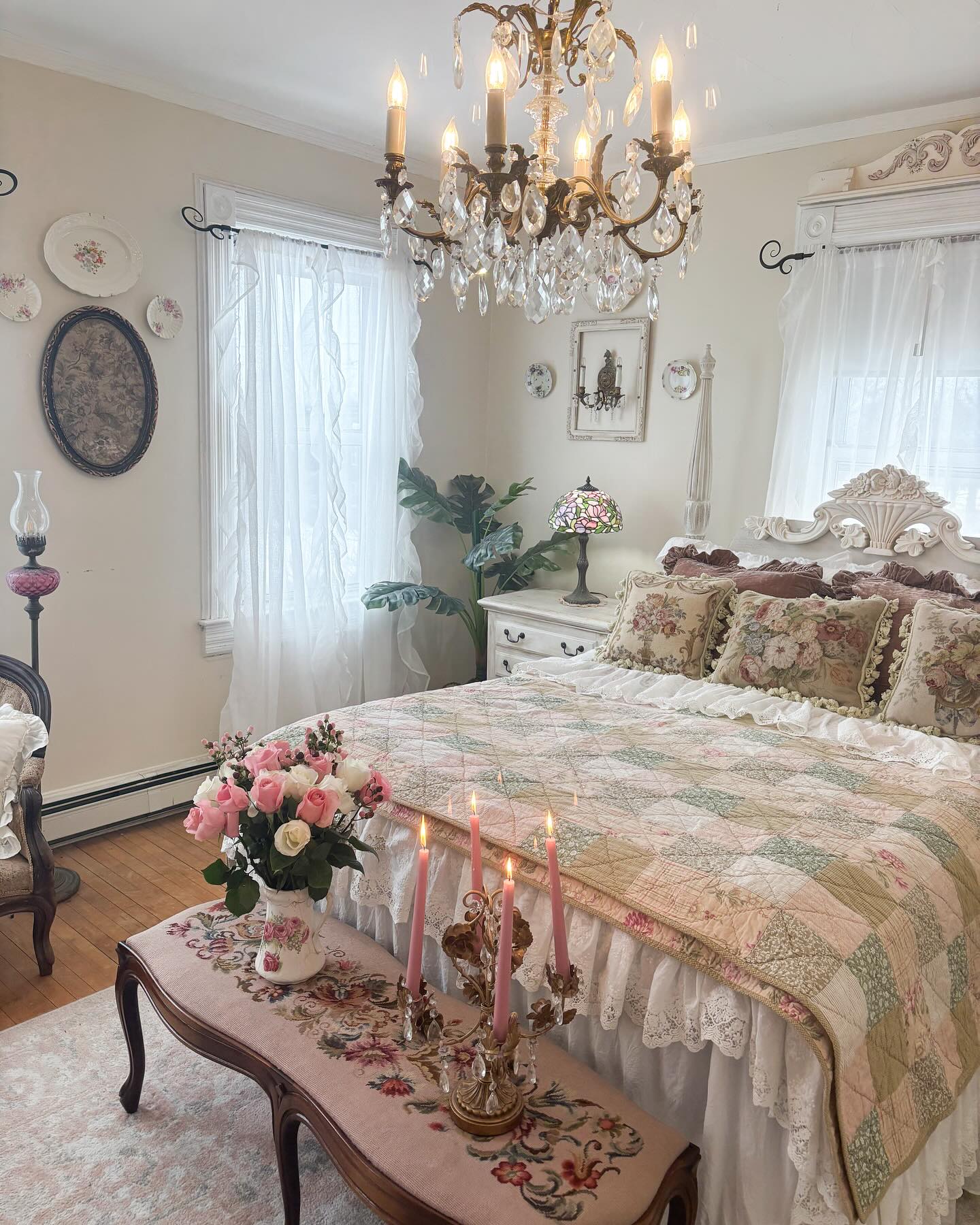11. Crimson Velvet Canopy and Gilded Mirrors: a Regal Retreat