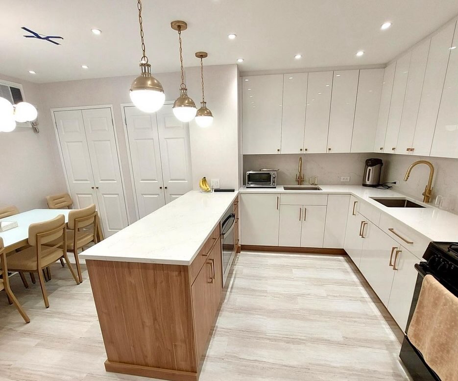 27. the Fusion Of Rustic Pine and Modern Glass In a Kitchen Nook