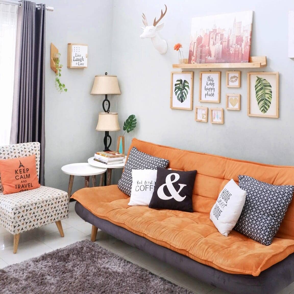 19. the Velvet Slipper Sofa and Geometric Bookcase Nook