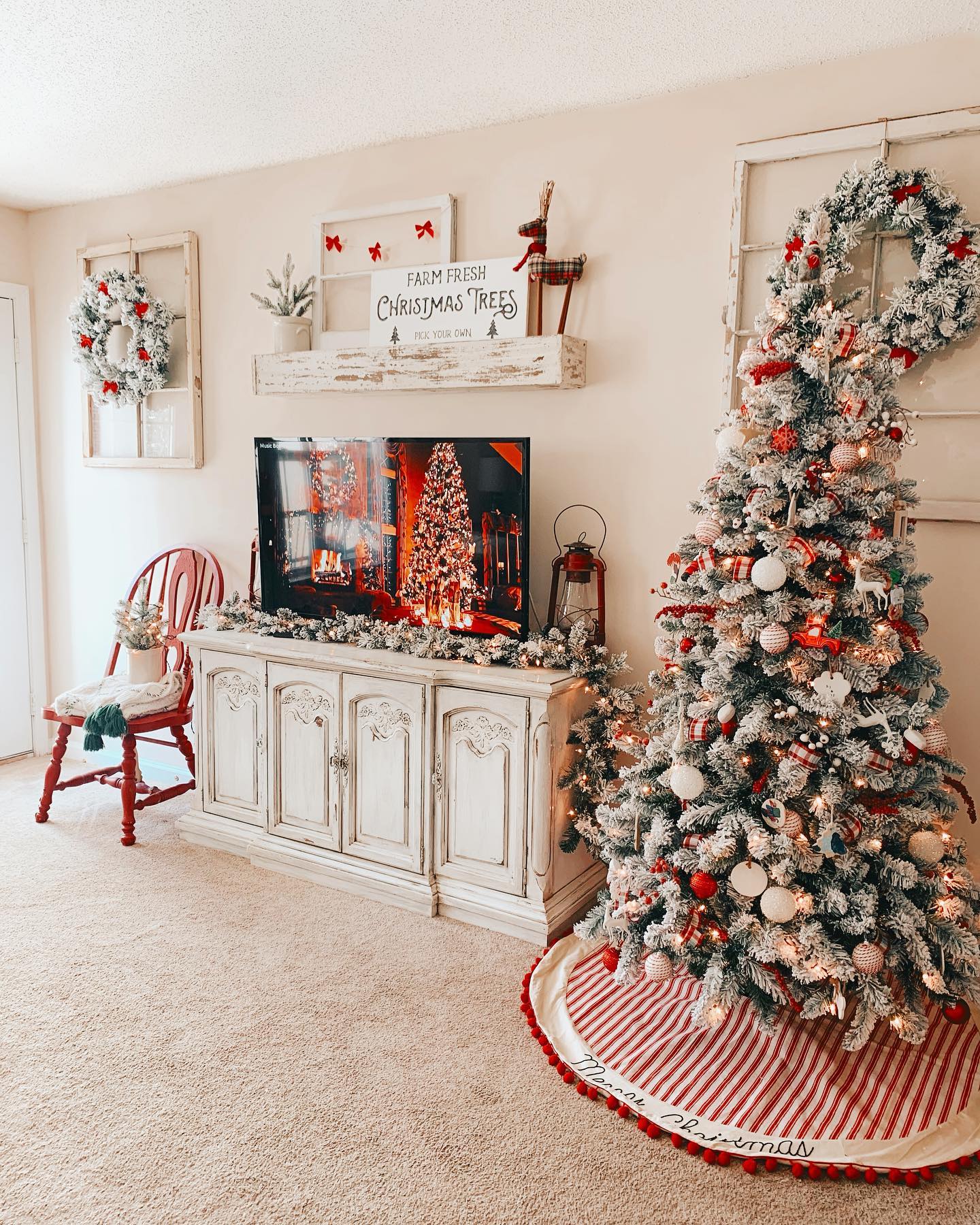 22. a Poinsettia Wreath Framed by Vintage Books and a Glittering Star