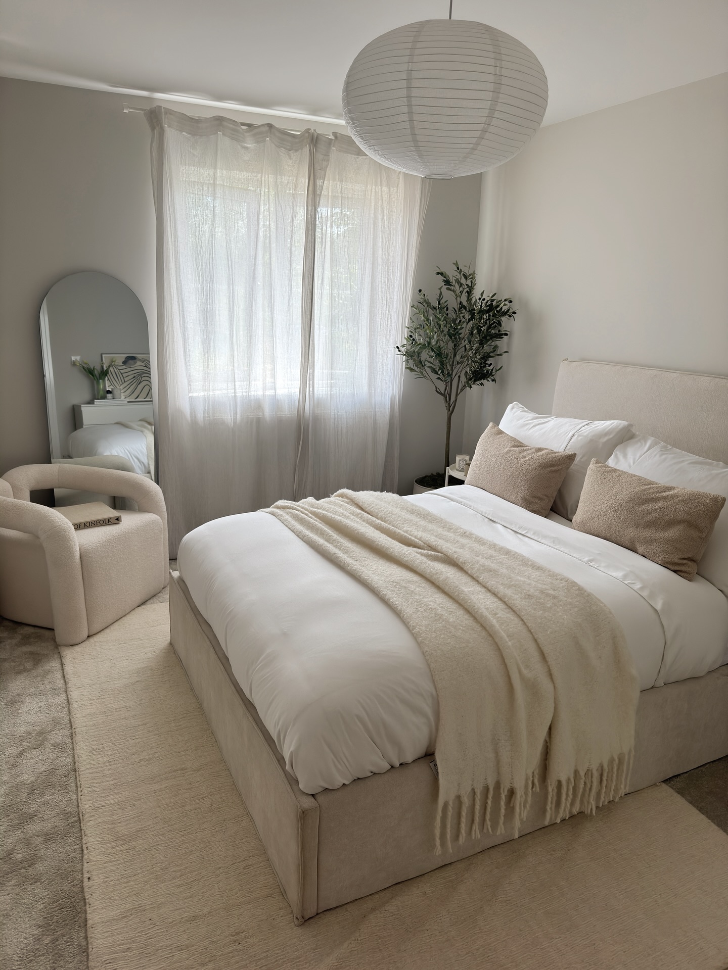 10. the Moonlit Canopy Bed with Geometric Textile Shadows
