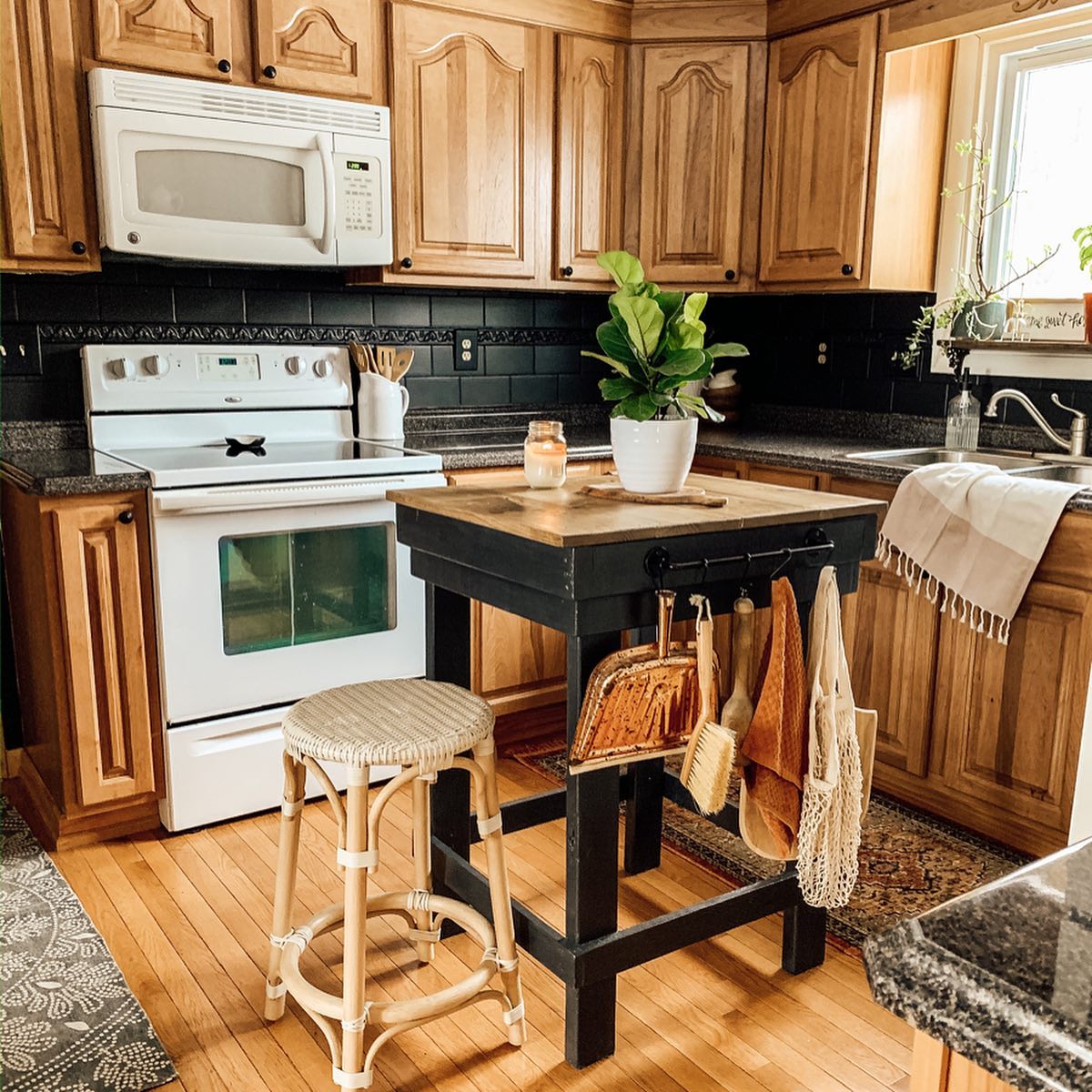 32. a Symphony Of Sea Glass and Slate In a Coastal Kitchen